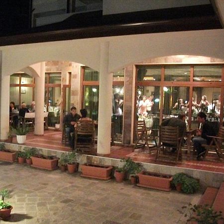 Hotel Park Karnobat Buitenkant foto