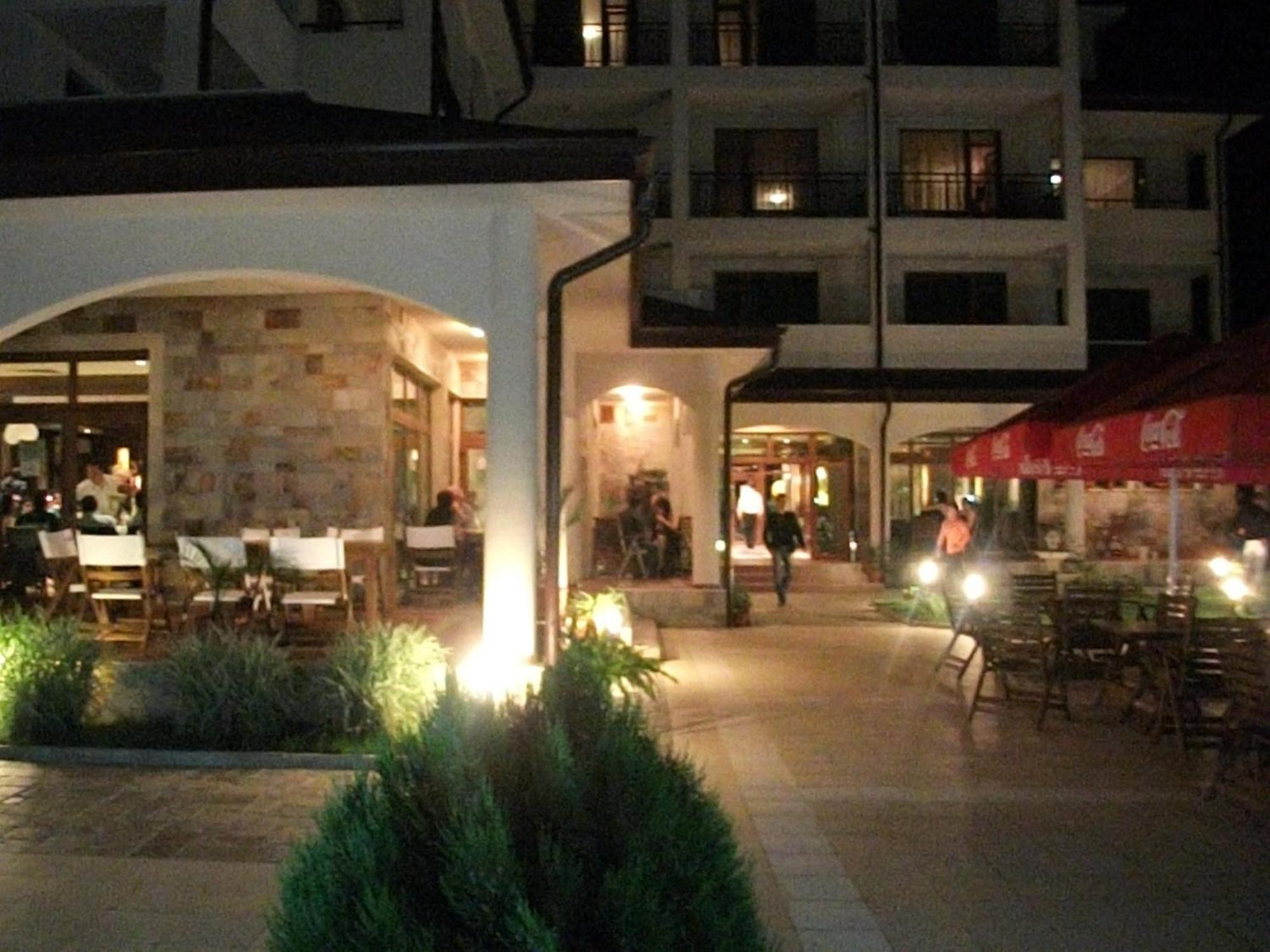 Hotel Park Karnobat Buitenkant foto