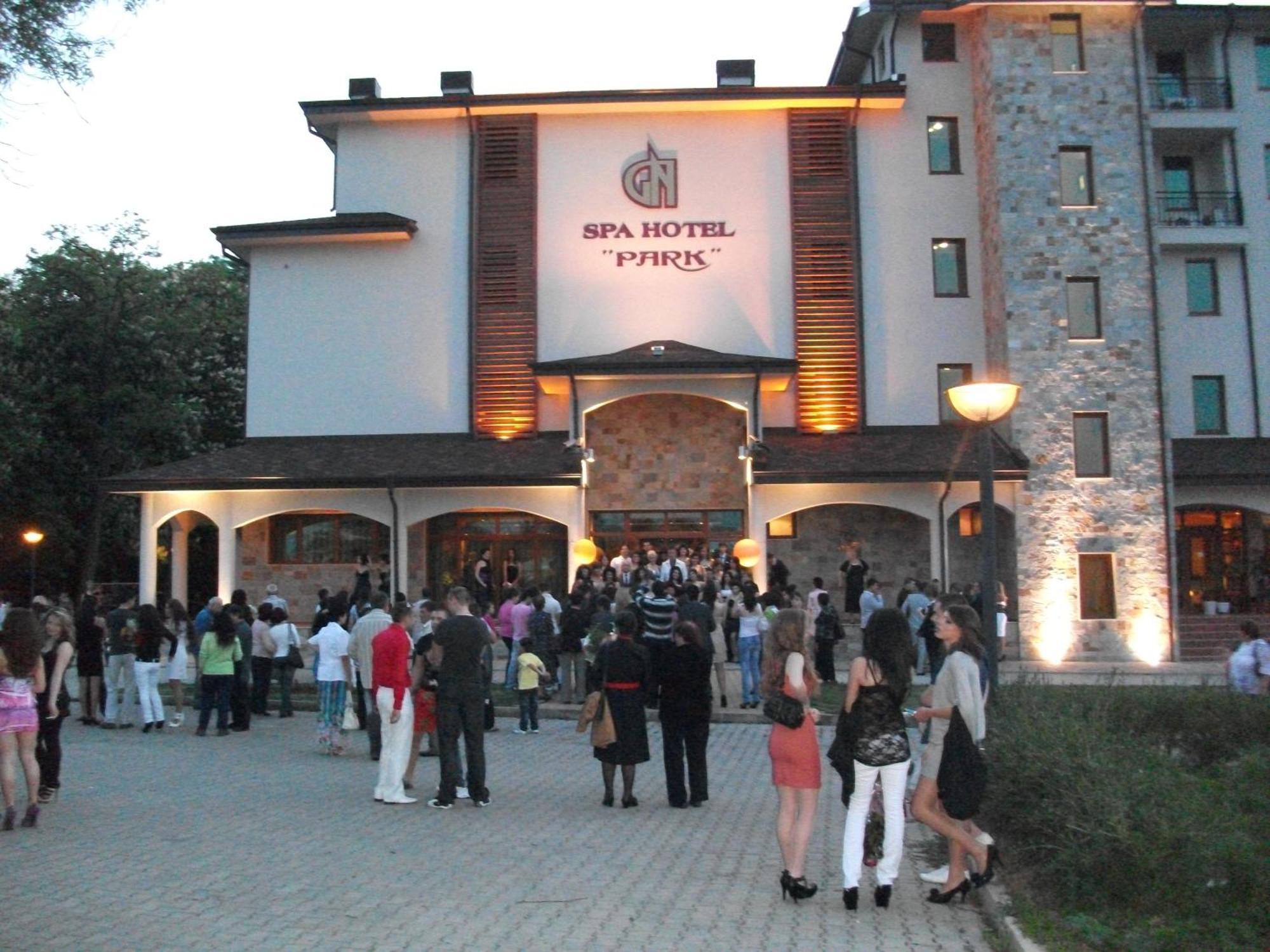 Hotel Park Karnobat Buitenkant foto