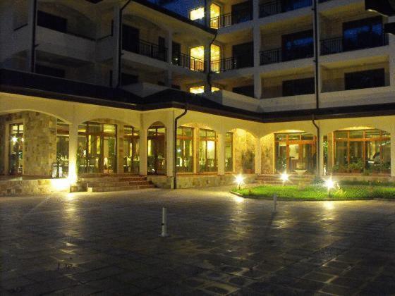 Hotel Park Karnobat Buitenkant foto